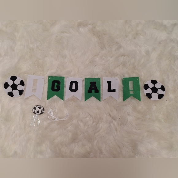 Soccer birthday decorations- New in package - Picture 2 of 2